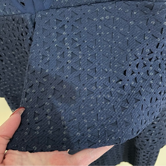 Frank Lyman Stylish navy/silver cocktail dress with slimming asymmetrical tiers - Picture 9 of 12